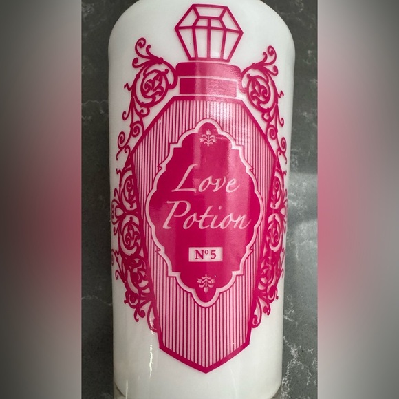 NEW Love Potion No 5 Pink & White Glass Cocktail Shaker Barware - Picture 2 of 6
